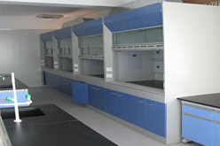 實(shí)驗(yàn)臺(tái)