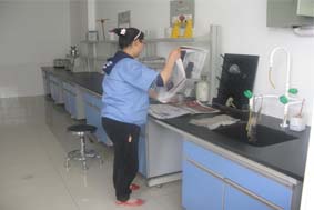 實(shí)驗(yàn)臺(tái)搭建完工