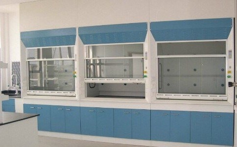 成都通風柜廠家：選購?fù)L柜要考慮哪些問題？